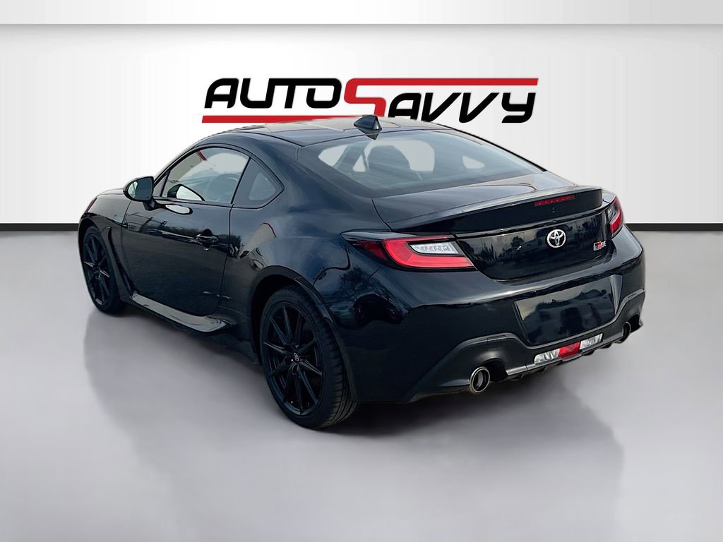 Used 2025 Toyota GR86 w/ ALL Weather Mat Package (TMS) RWD image 5