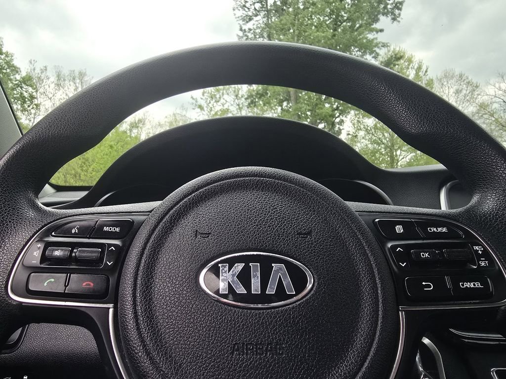 Used 2018 Kia Optima LX FWD image 25