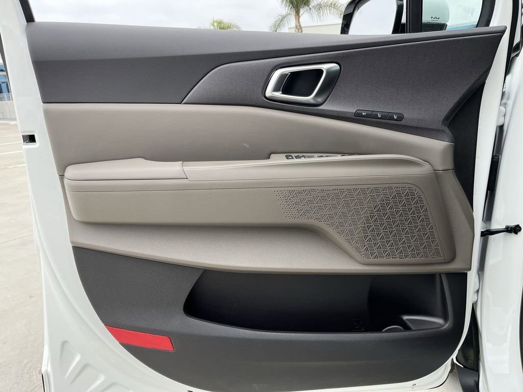 New 2026 Kia Carnival EX image 22