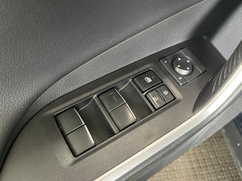 Used 2021 Toyota RAV4 XSE AWD/4WD image 5