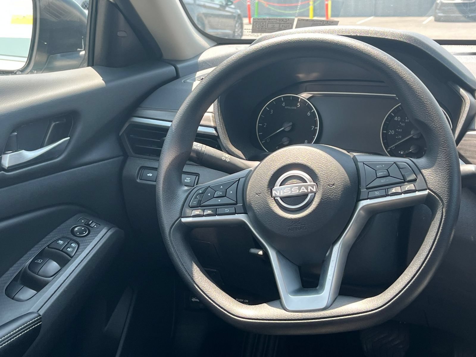 Used 2025 Nissan Altima 2.5 SV FWD image 28