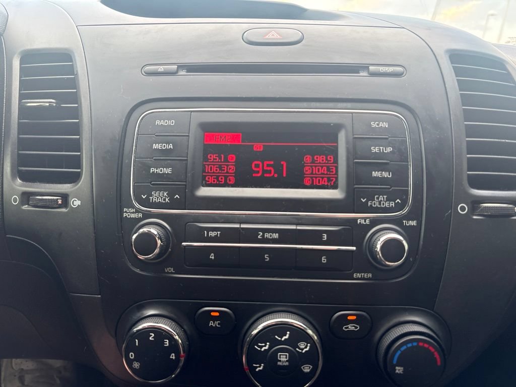 Used 2016 Kia Forte LX FWD image 19