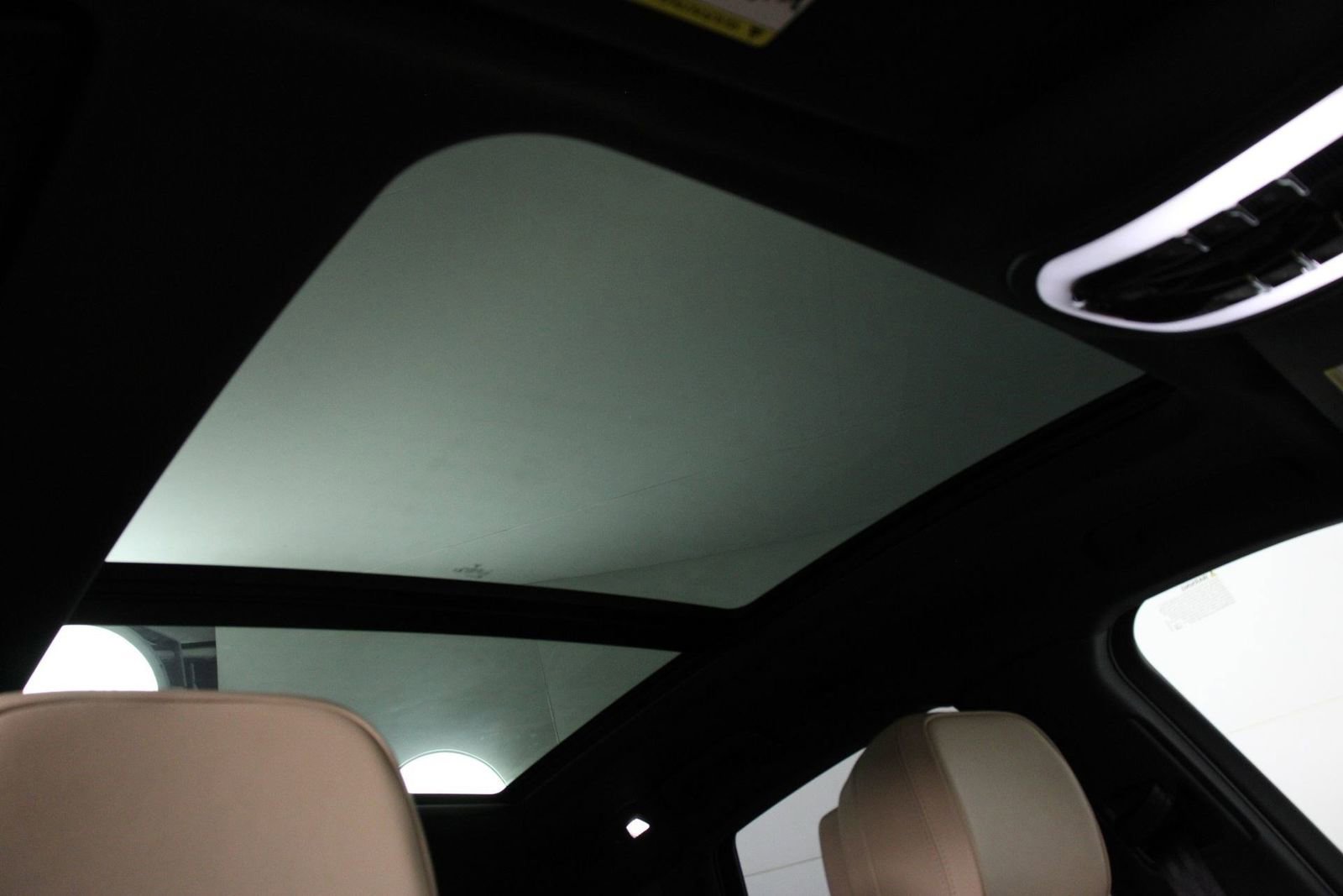 Certified 2025 Porsche Macan S image 25