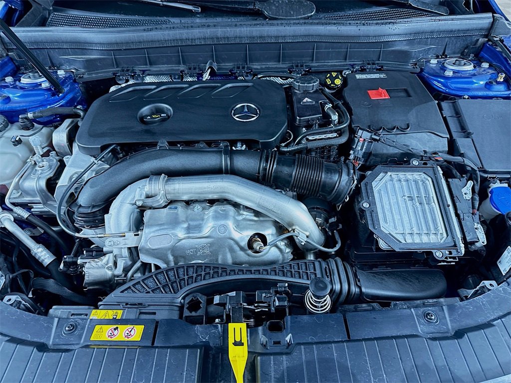 Used 2025 Mercedes-Benz GLB 250 4MATIC image 26