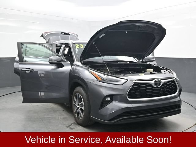 Used 2023 Toyota Highlander XLE AWD/4WD image 51