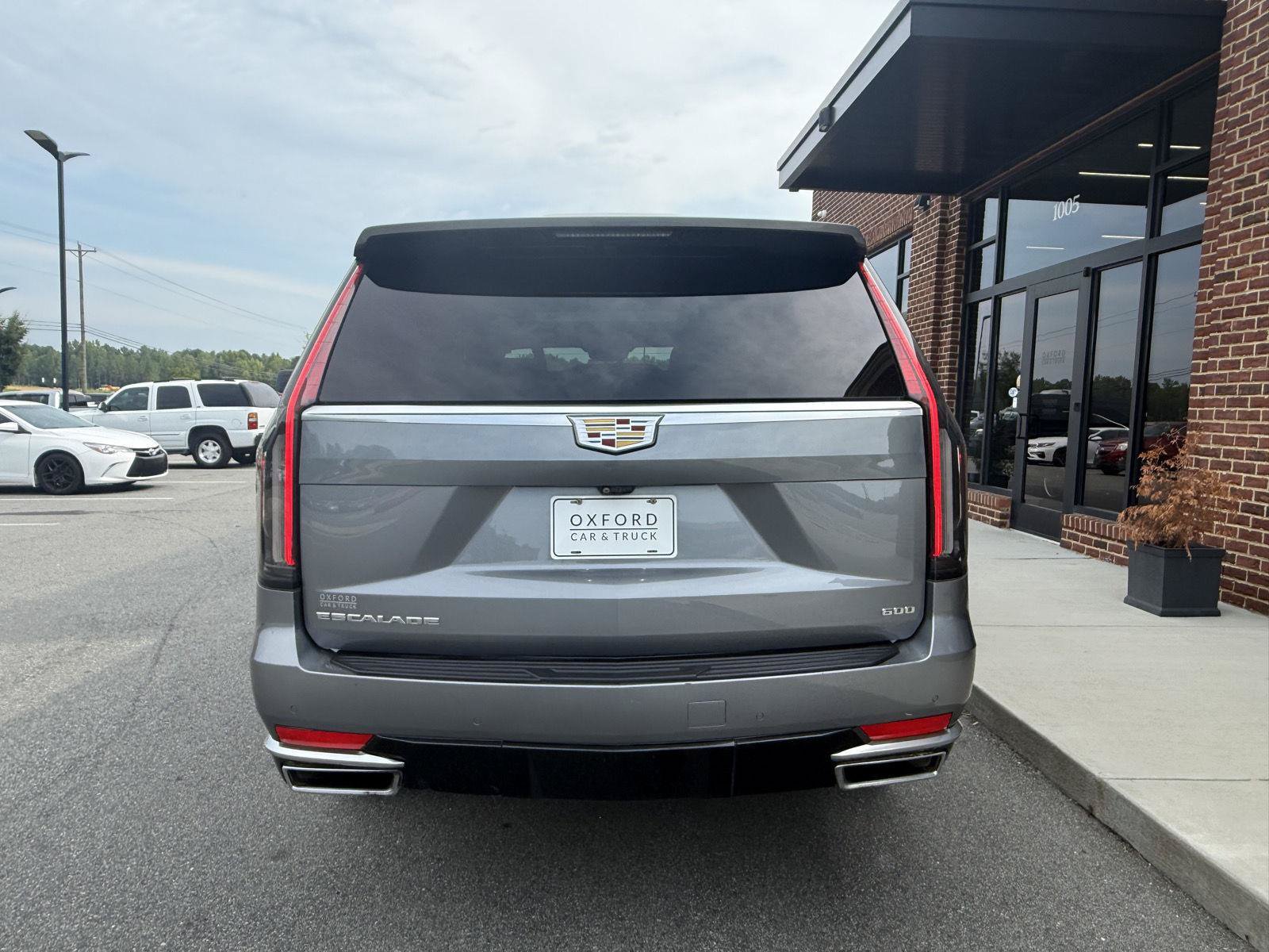Used 2022 Cadillac Escalade ESV Premium Luxury w/ Performance Package AWD/4WD image 37