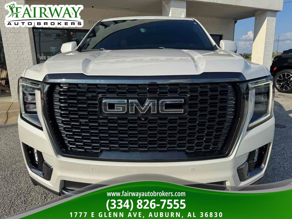 Used 2023 GMC Yukon Denali Ultimate AWD/4WD image 3