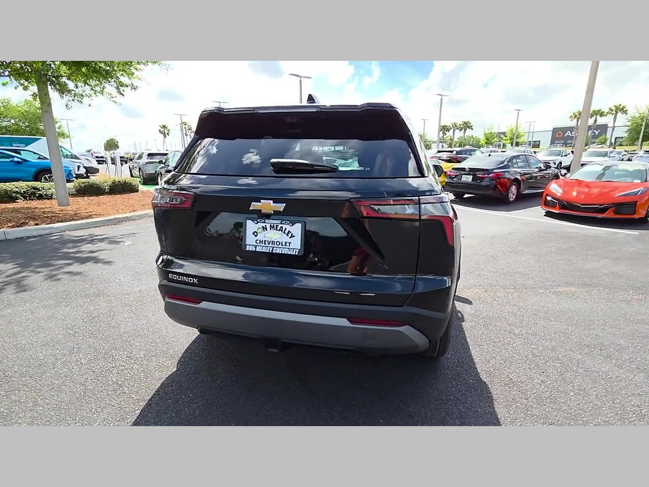 New 2026 Chevrolet Equinox LT w/ Convenience Package II FWD image 17