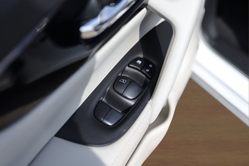 Used 2022 Nissan Rogue Sport SL w/ Premium Package image 22