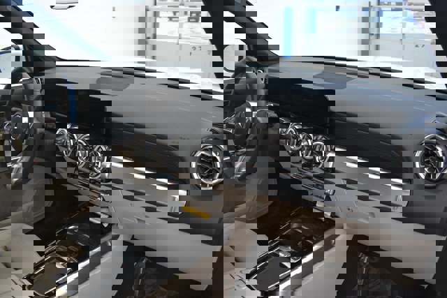 New 2025 Mercedes-Benz GLB 250 4MATIC image 20