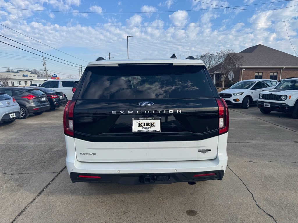 Used 2025 Ford Expedition Active image 4