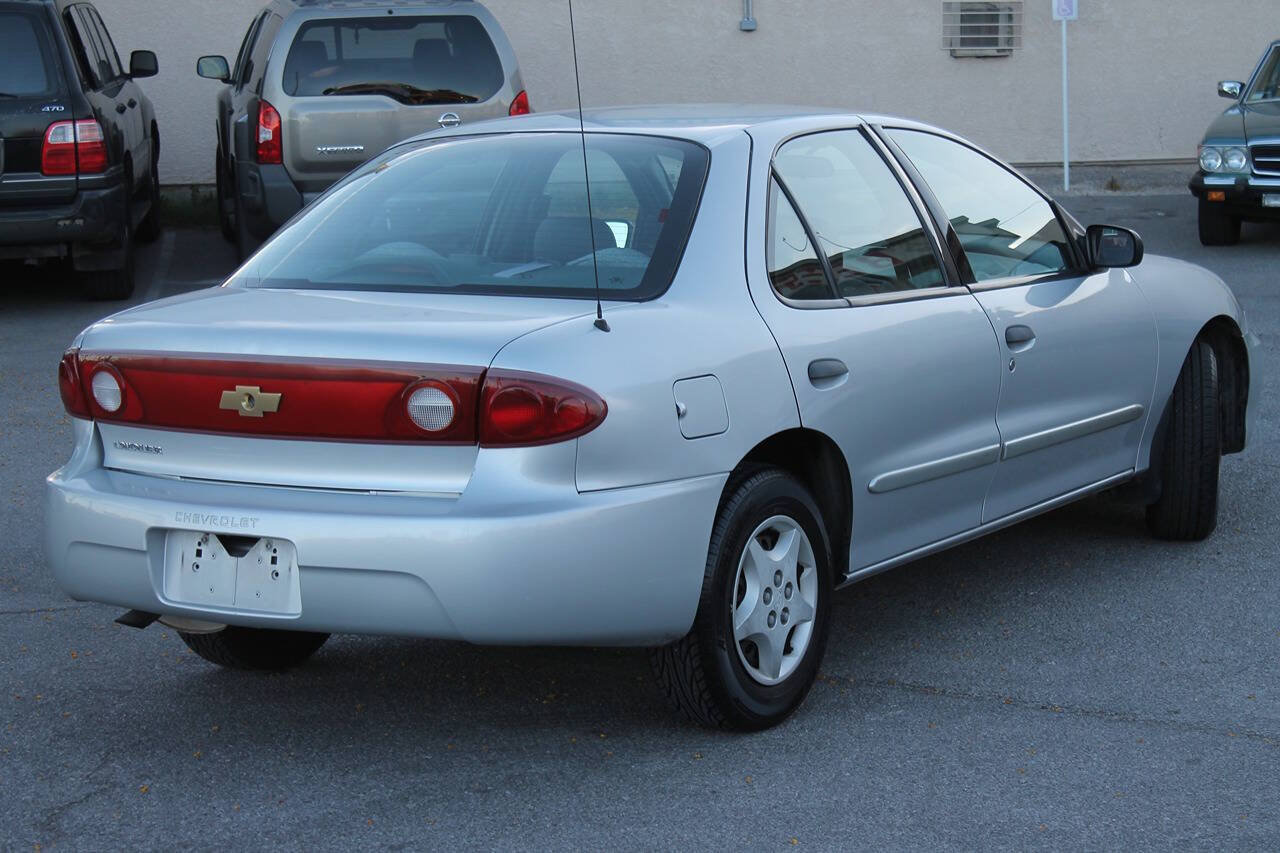 Used 2005 Chevrolet Cavalier Sedan w/ Preferred Equipment Group FWD image 7
