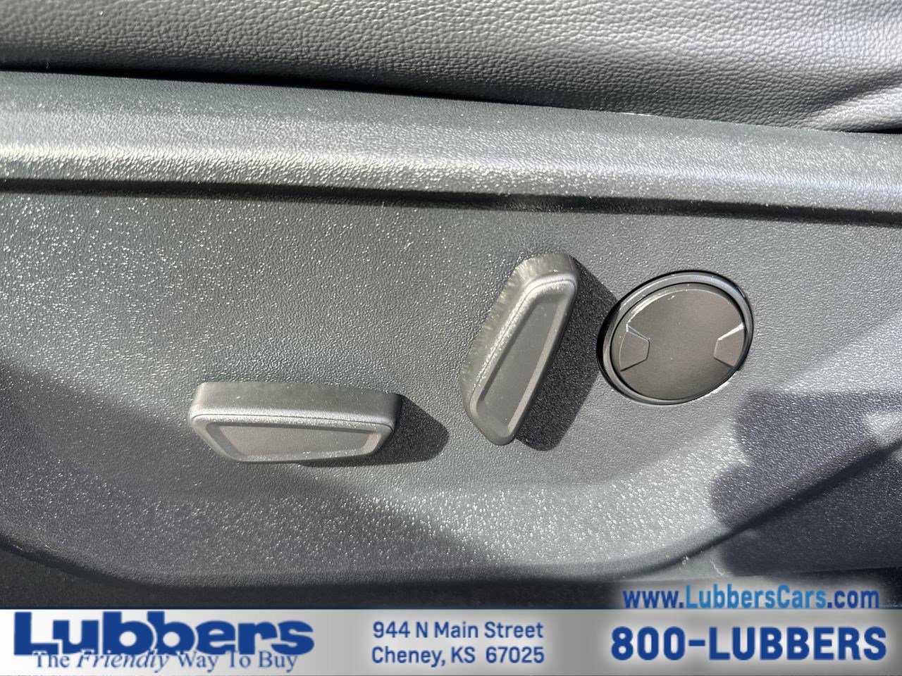 Used 2025 Ford F250 Lariat w/ FX4 Off-Road Package image 11