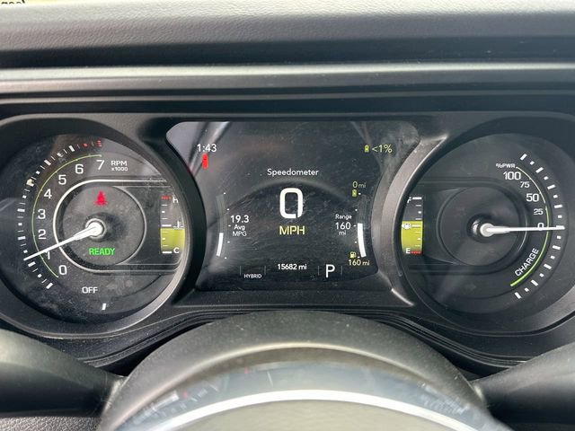 Used 2025 Jeep Wrangler Unlimited Sahara image 11