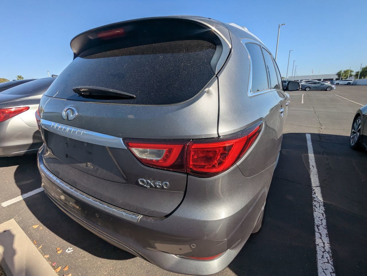 Used 2017 INFINITI QX60 Luxe w/ Deluxe Technology Package AWD/4WD image 5