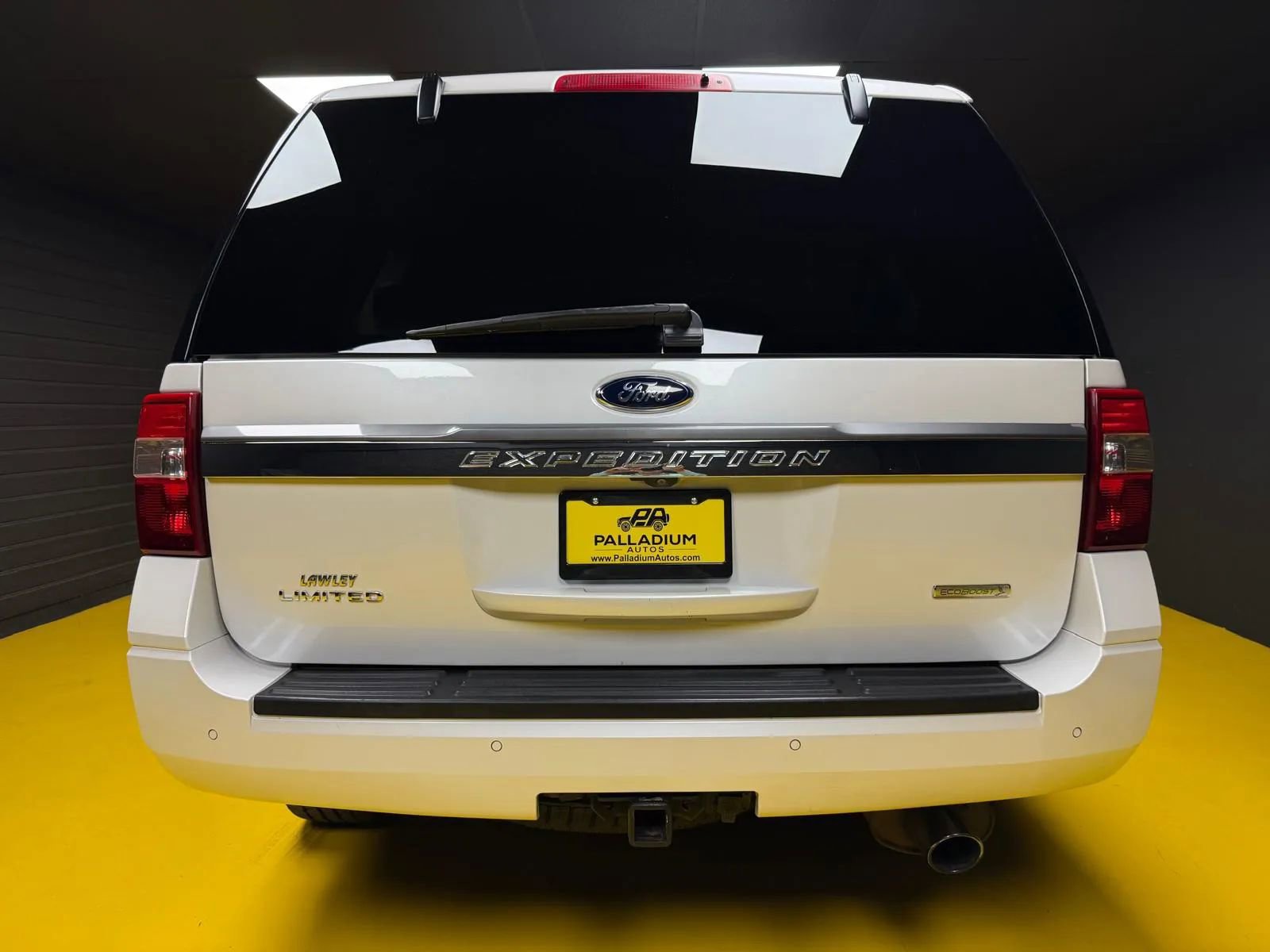Used 2015 Ford Expedition Limited w/ Equipment Group 301A RWD image 5