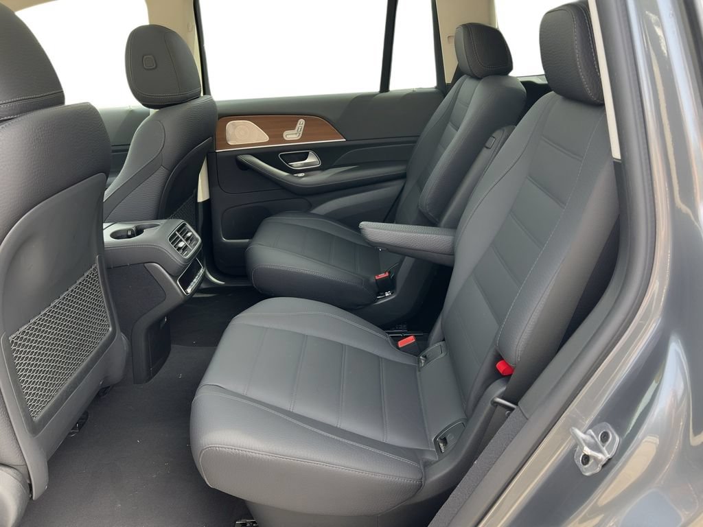 Used 2024 Mercedes-Benz GLS 450 4MATIC image 7
