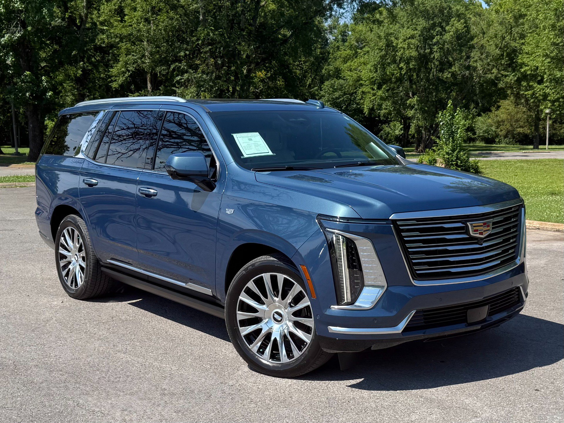 Used 2026 Cadillac Escalade Platinum Luxury RWD image 1