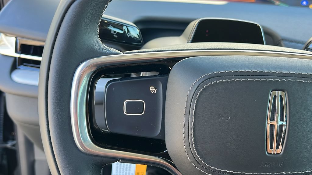 New 2025 Lincoln Navigator Reserve AWD/4WD image 12