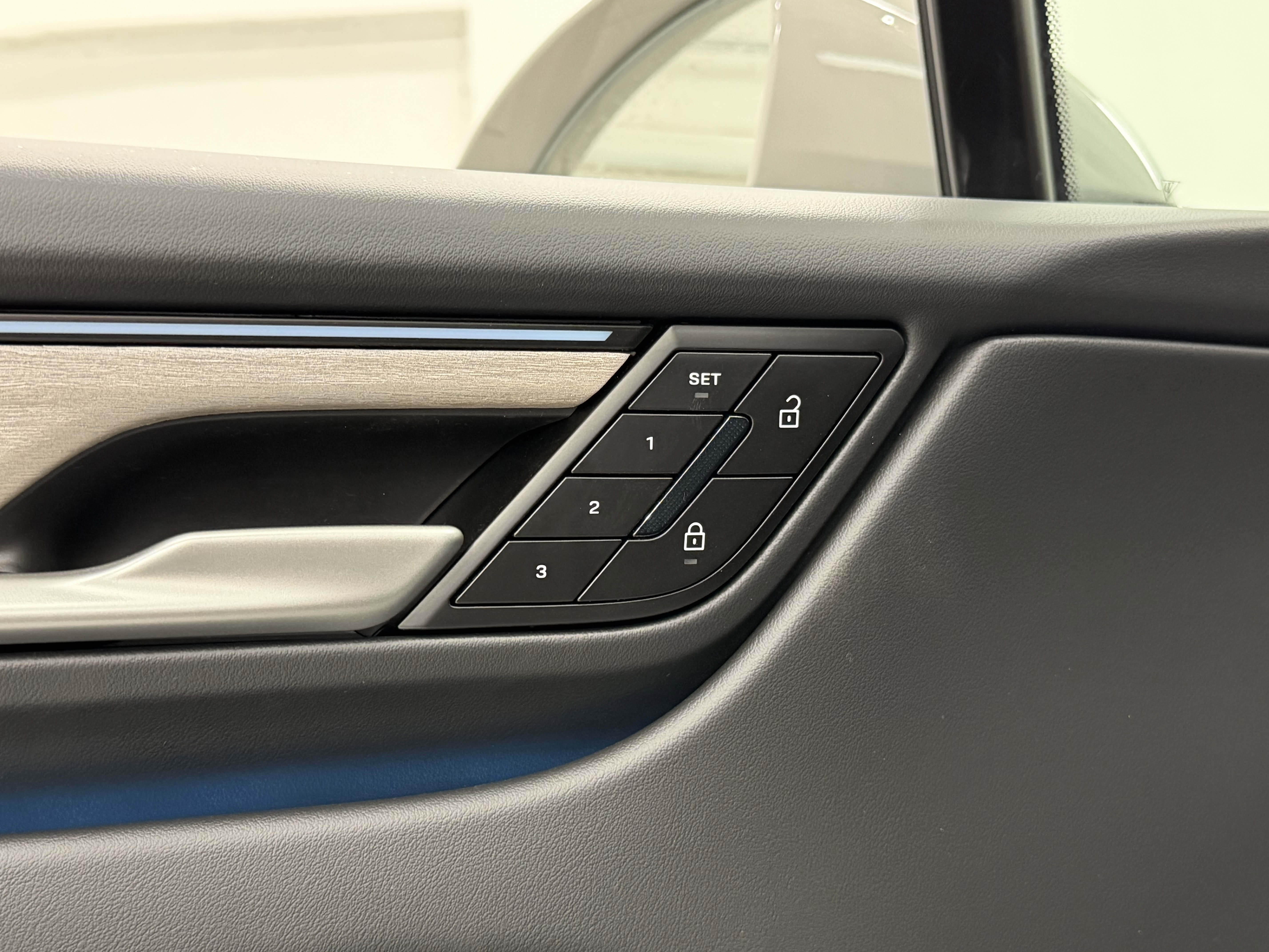 New 2026 Porsche Macan 4 Electric image 29