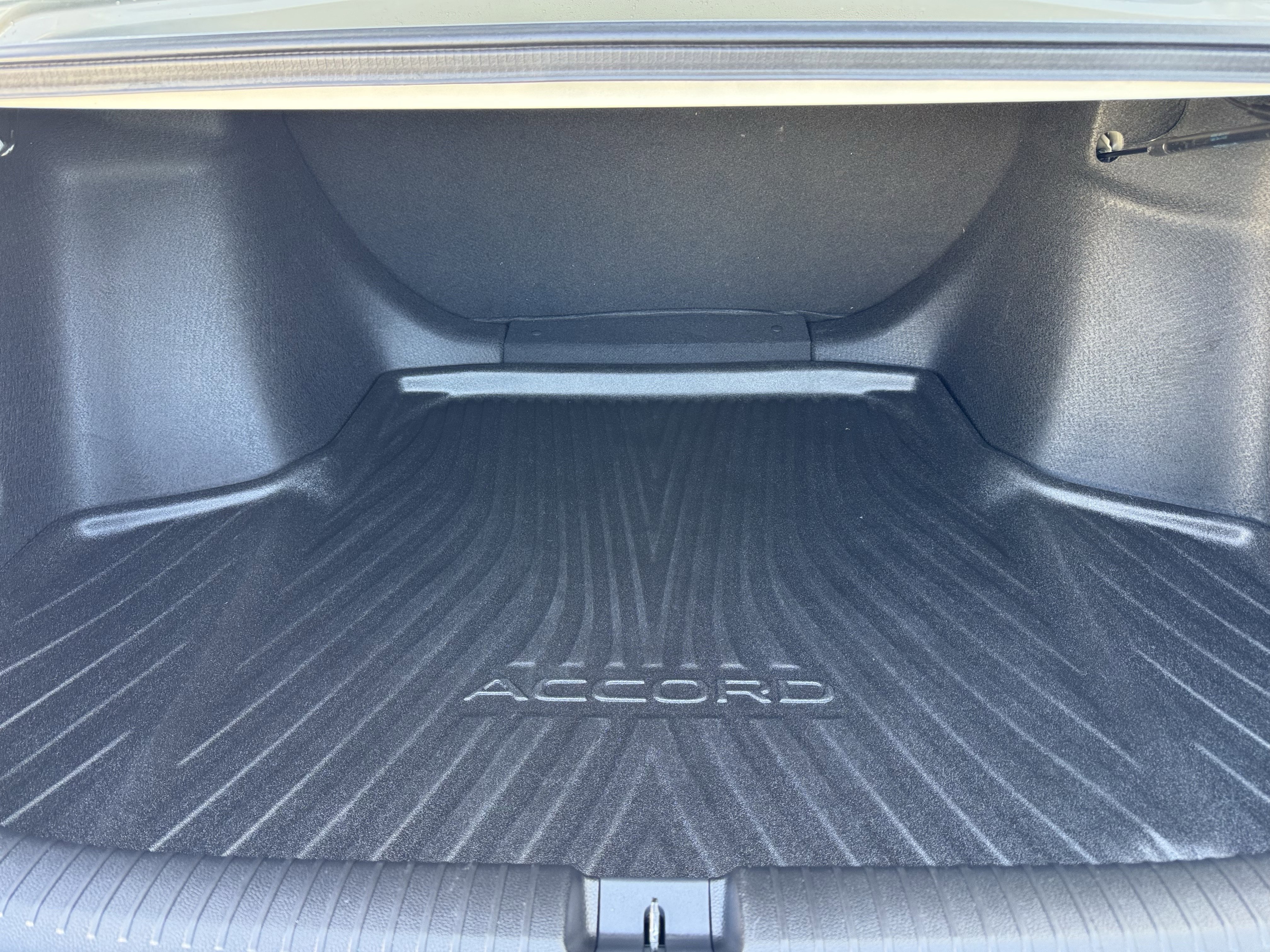 Used 2023 Honda Accord LX image 18