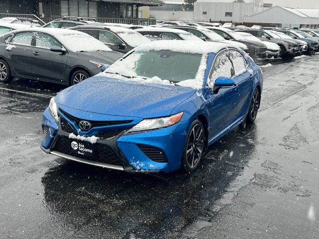 Used 2018 Toyota Camry XSE image 3