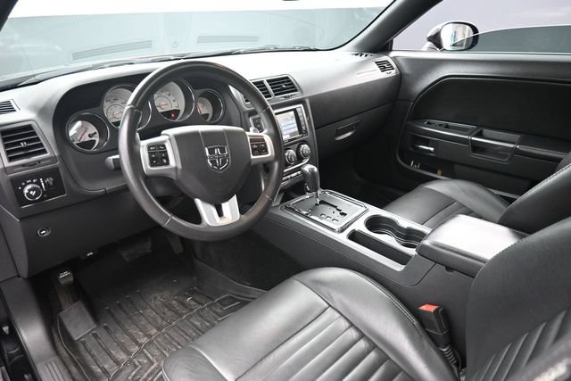 Used 2013 Dodge Challenger SXT RWD image 12