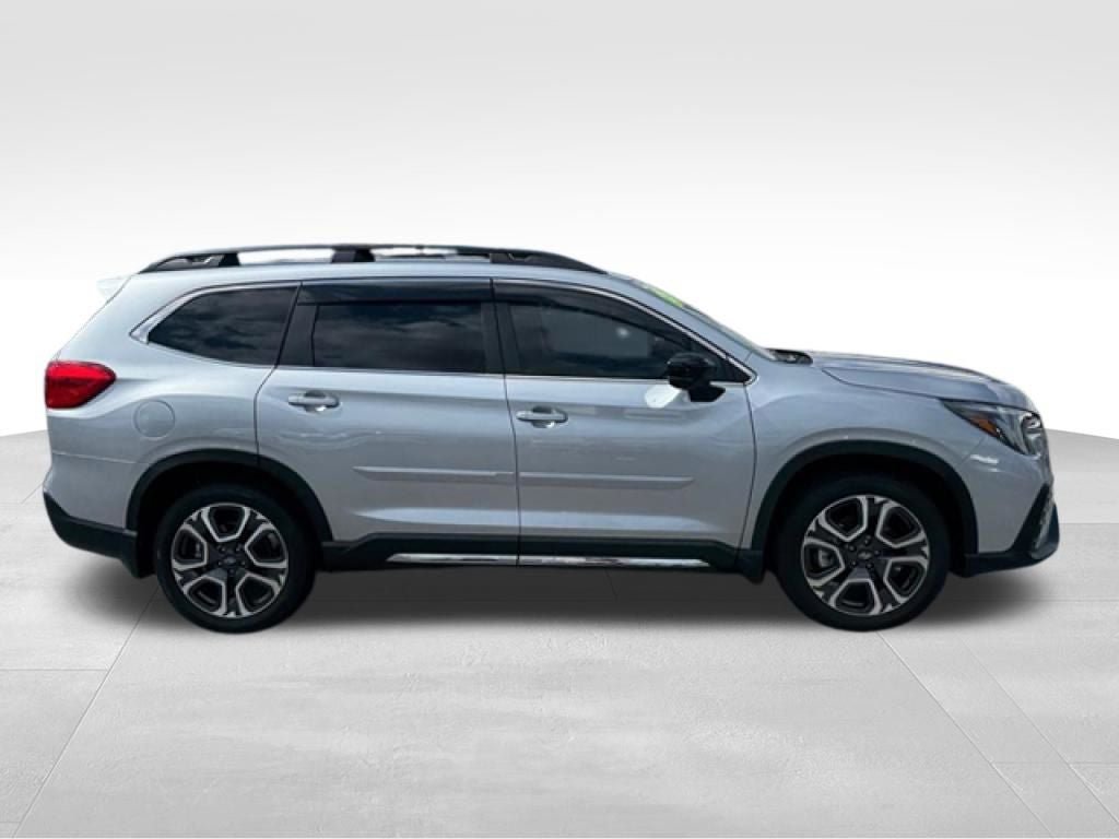 Used 2024 Subaru Ascent Limited w/ Technology Package AWD/4WD image 9