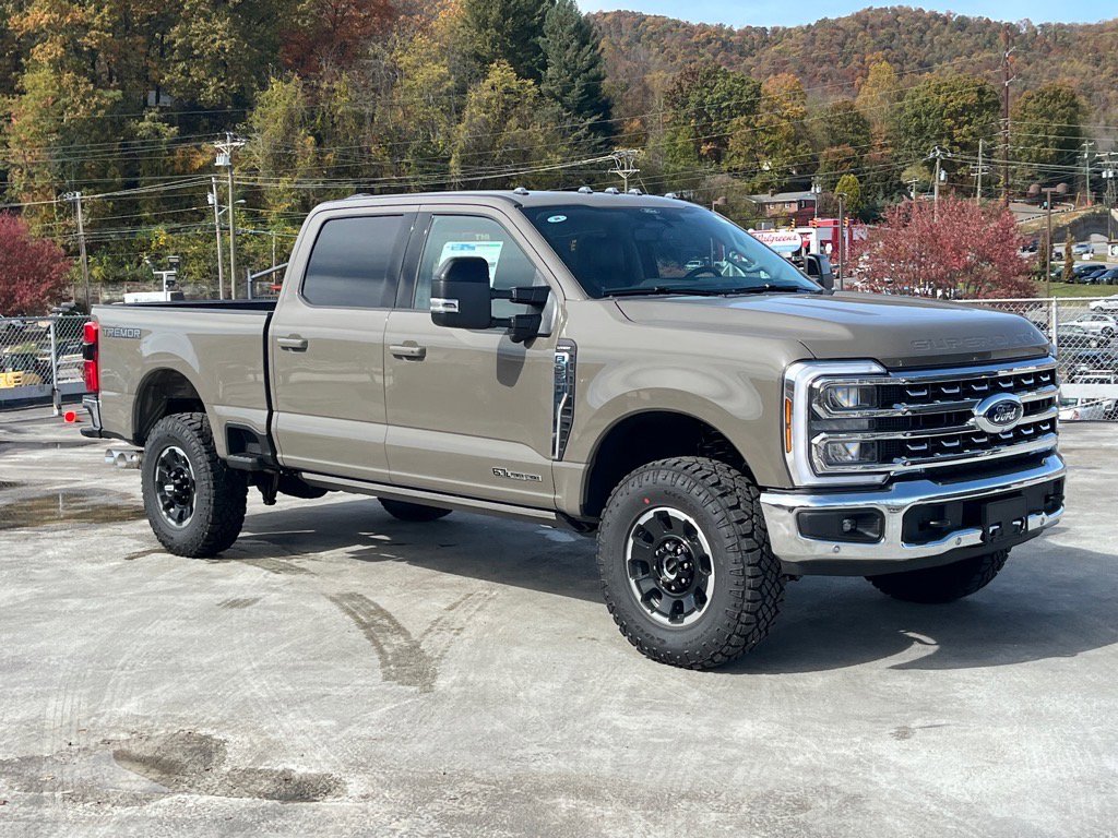 New 2026 Ford F250 Lariat w/ Tremor Off-Road Package