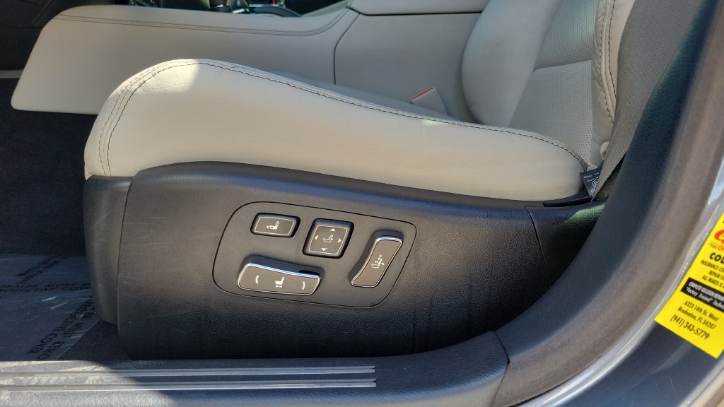 Used 2016 Lexus LS 460 w/ Comfort Package RWD image 16
