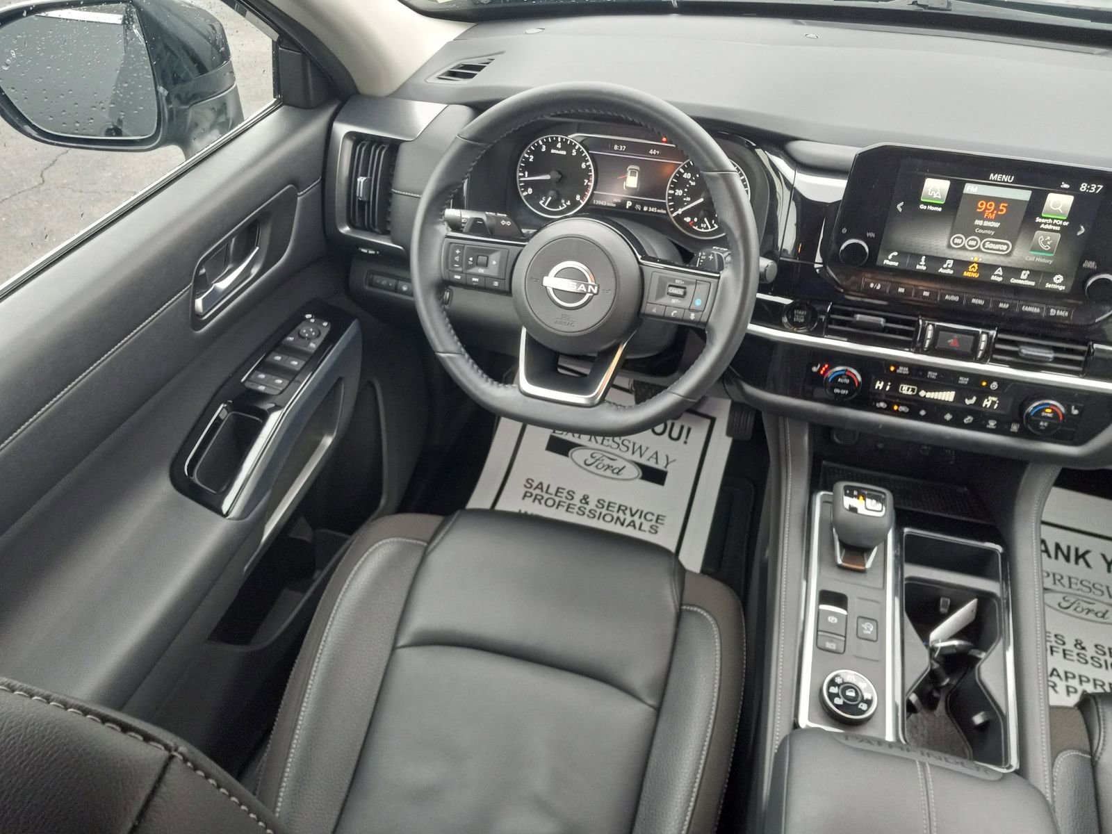 Used 2025 Nissan Pathfinder SL AWD/4WD image 16