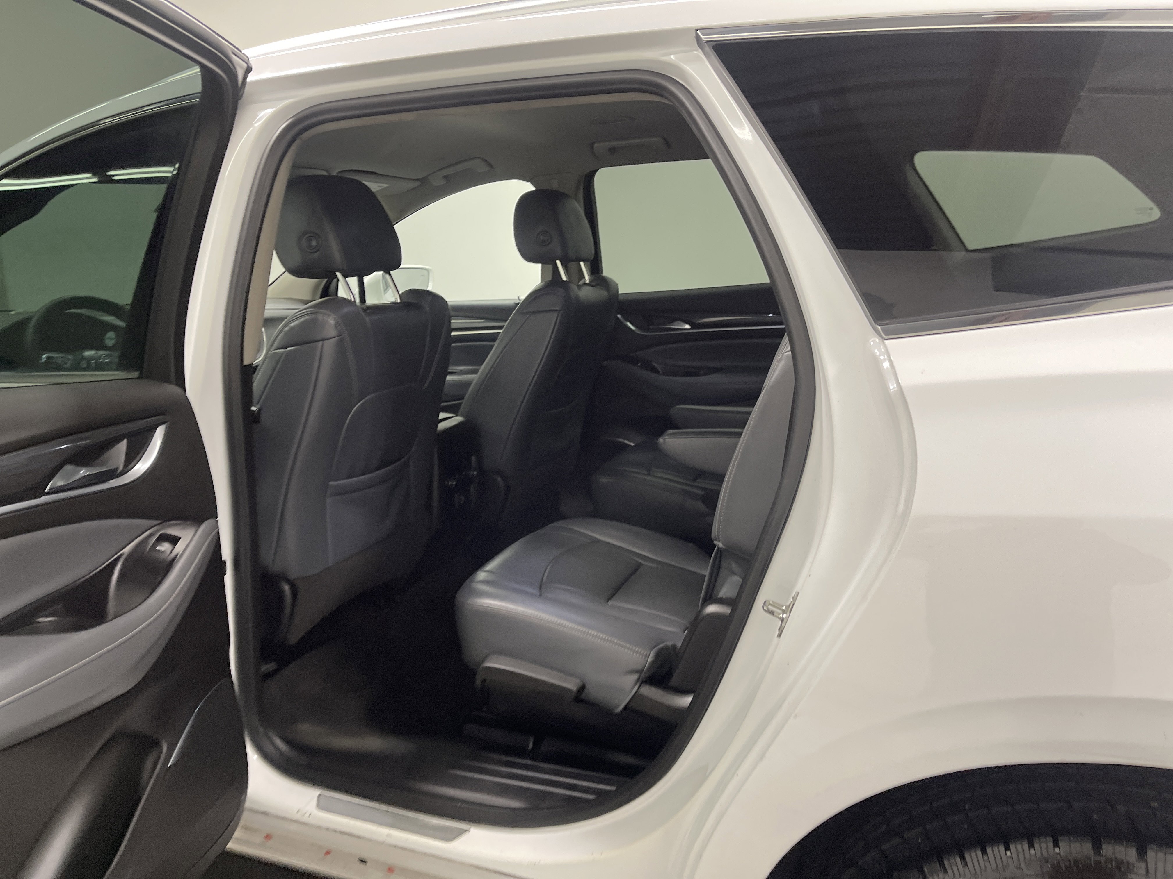 Used 2020 Buick Enclave Essence FWD image 13