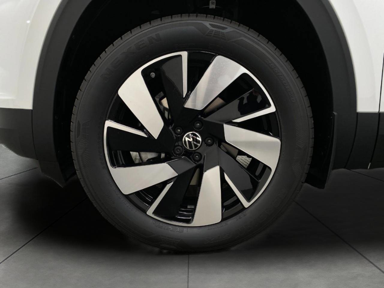New 2026 Volkswagen Atlas Cross Sport SEL image 13