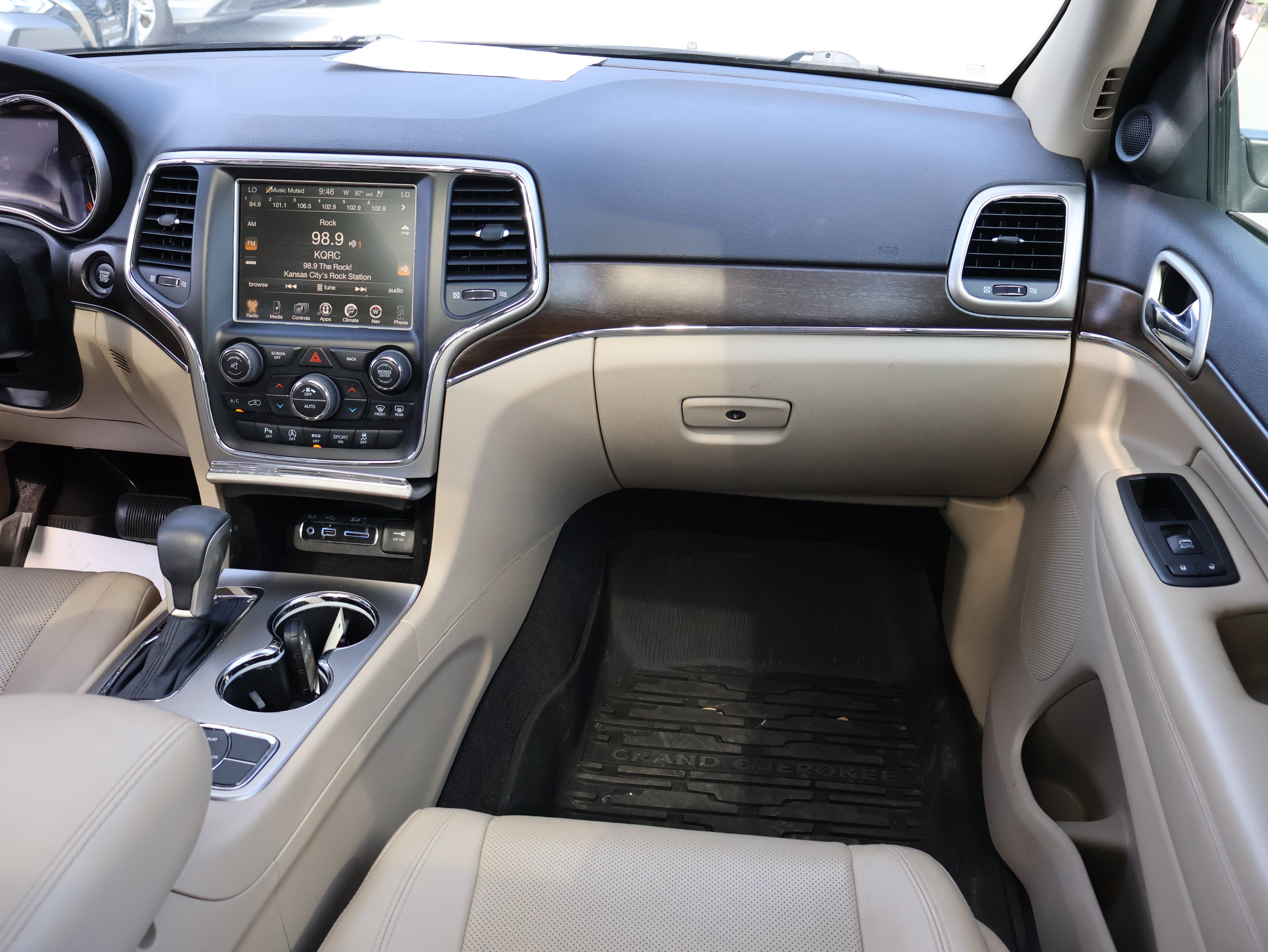 Used 2017 Jeep Grand Cherokee Limited w/ Luxury Group II AWD/4WD image 13