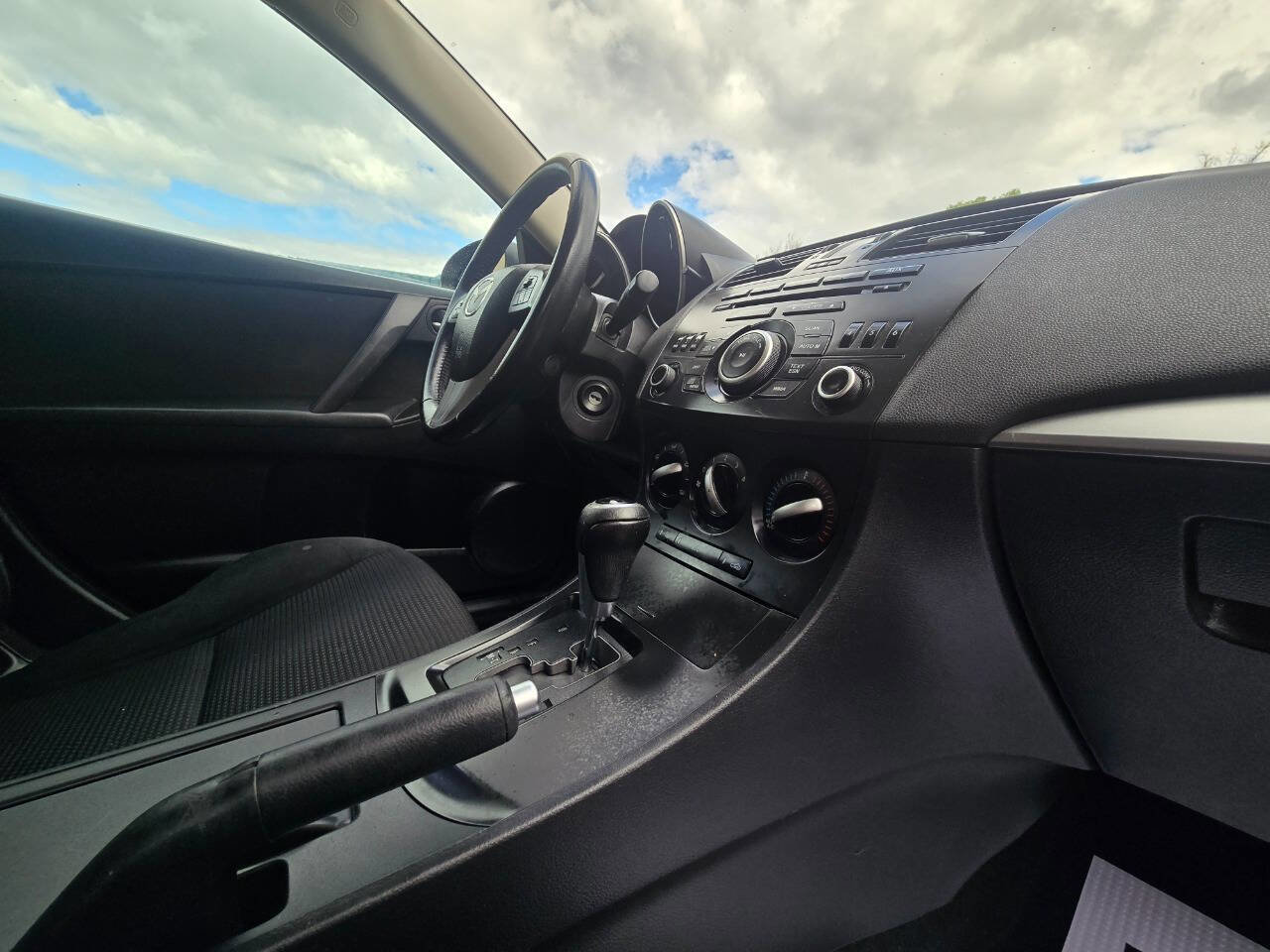 Used 2012 MAZDA MAZDA3 i Touring FWD image 26