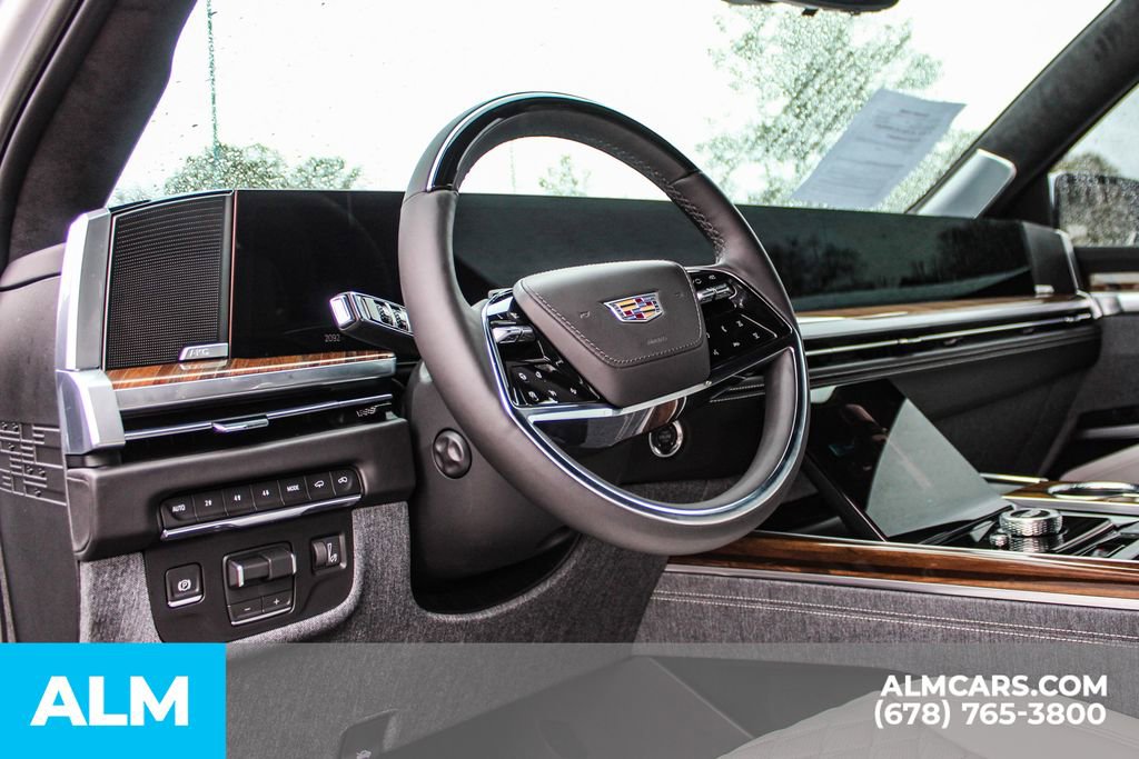 Used 2026 Cadillac Escalade ESV Platinum Sport image 33