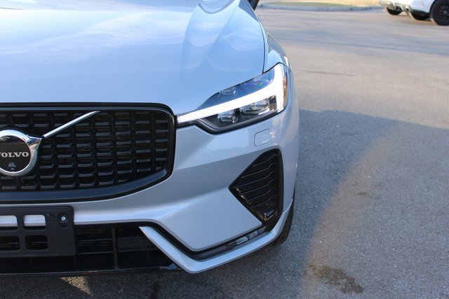 Used 2025 Volvo XC60 B5 Plus image 42