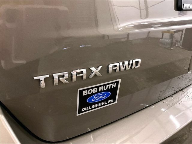 Used 2020 Chevrolet Trax LT w/ LT Convenience Package AWD/4WD image 13