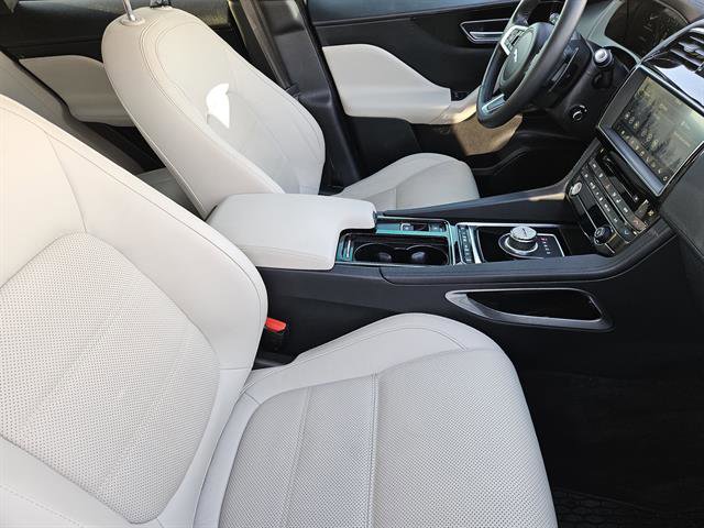 Used 2020 Jaguar F-PACE Prestige image 11