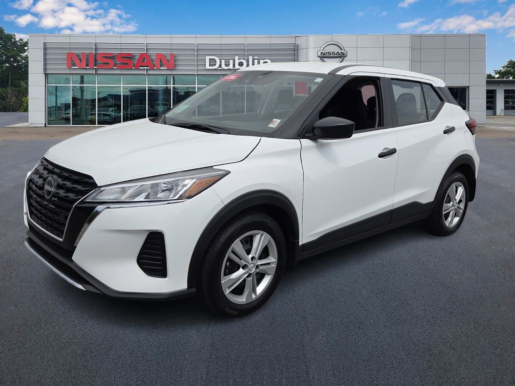 Used 2025 Nissan Kicks Play S image 1