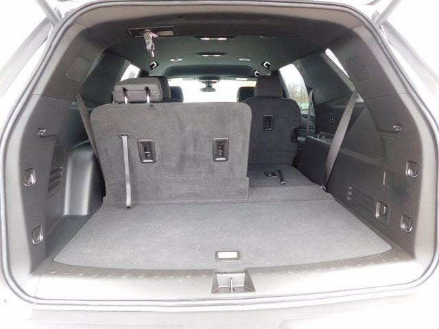 Used 2023 Chevrolet Traverse LT image 24
