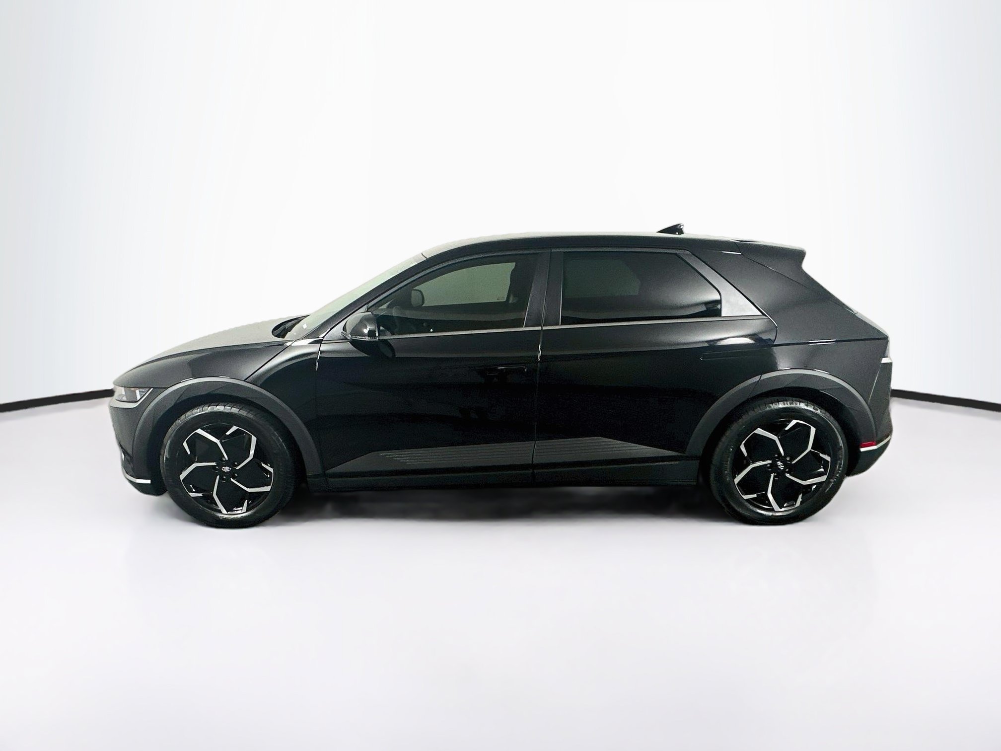 Used 2024 Hyundai Ioniq 5 SEL RWD image 4