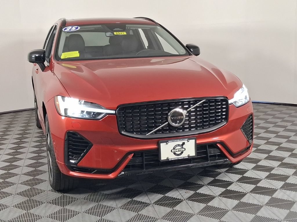 Certified 2025 Volvo XC60 T8 Plus w/ Protection Package Premier AWD/4WD image 3