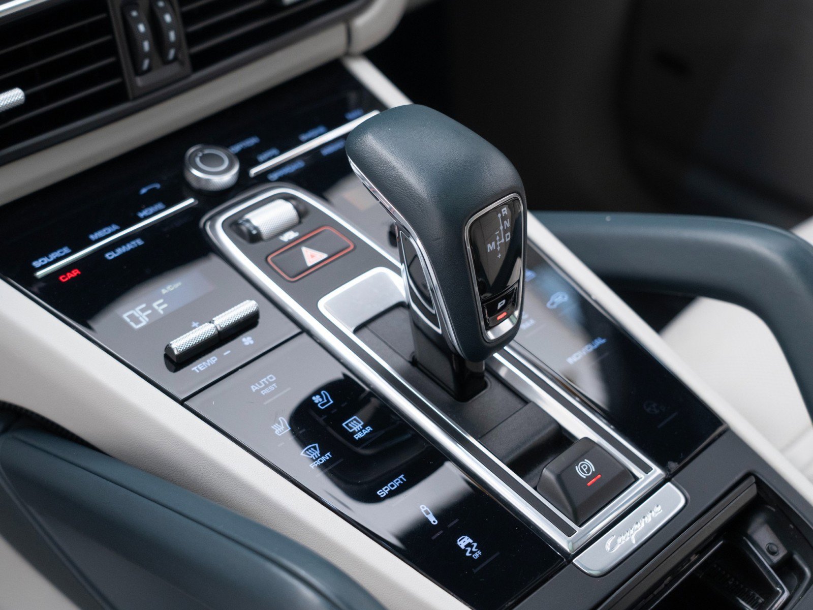 Certified 2022 Porsche Cayenne S Platinum image 27