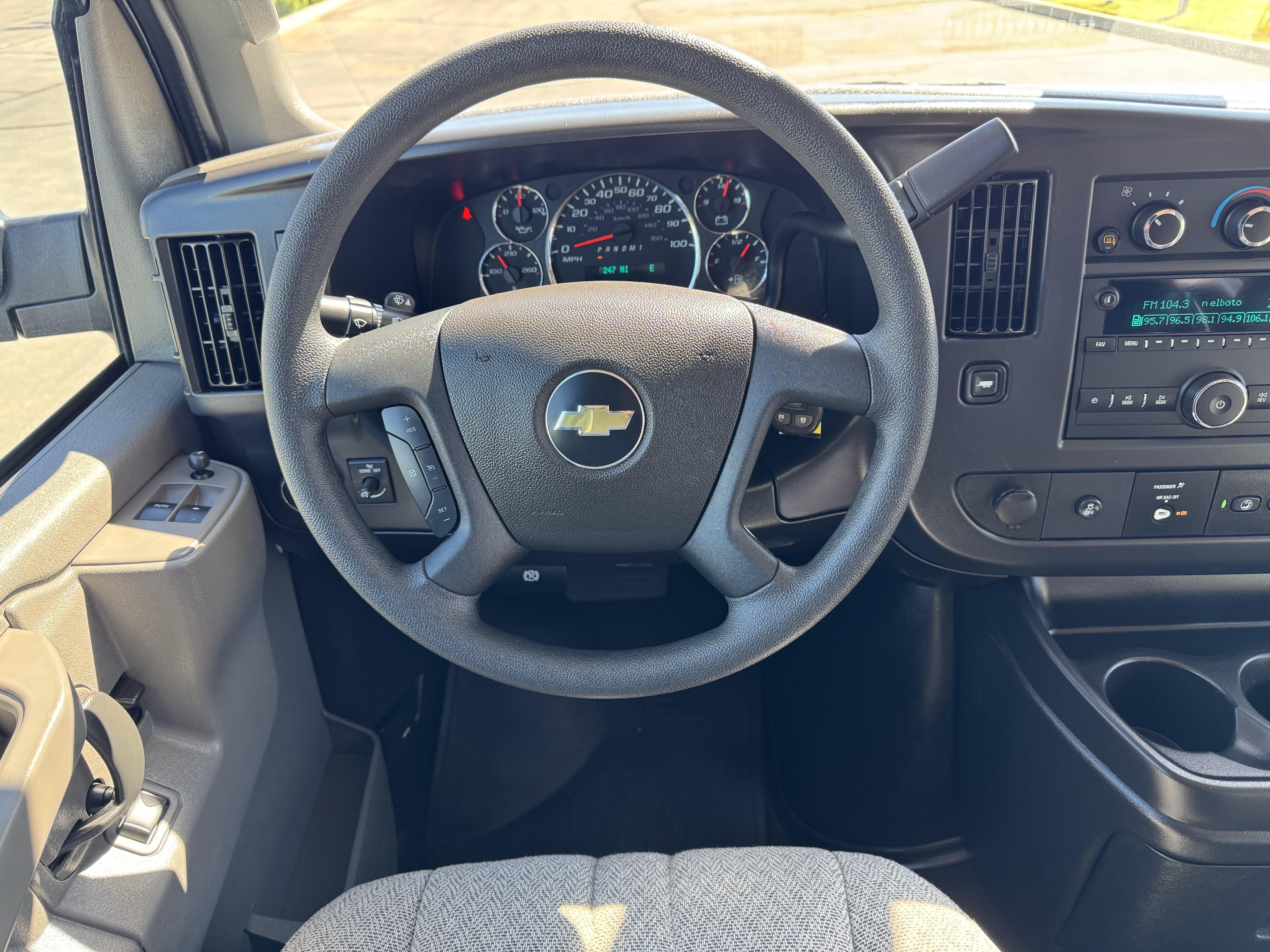 Certified 2025 Chevrolet Express 3500 LT w/ LT Preferred Equipment Group RWD image 17
