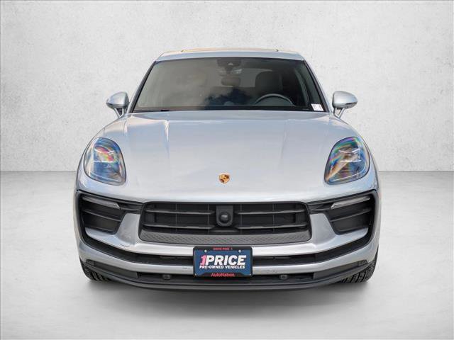 Used 2024 Porsche Macan image 2
