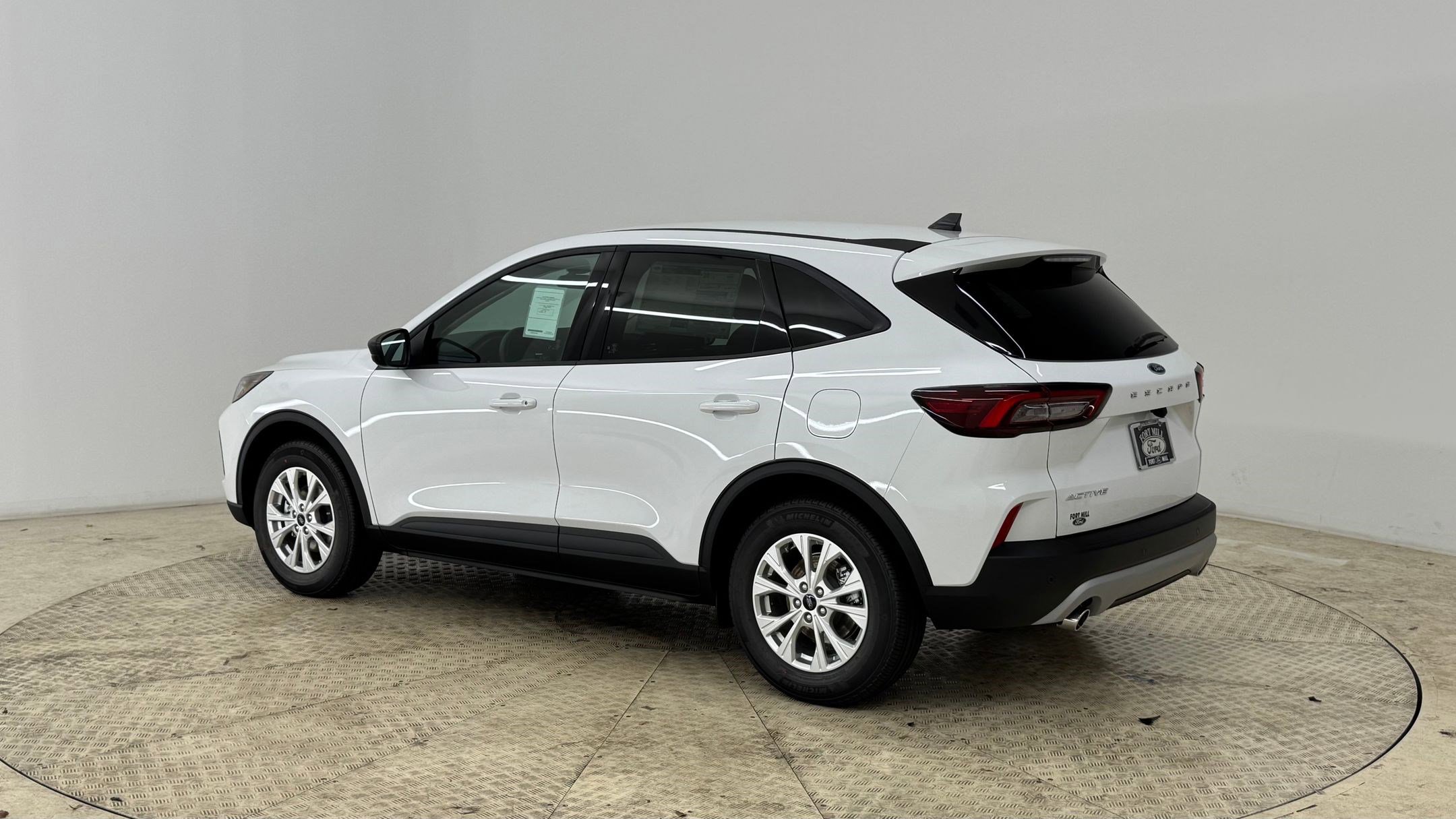 New 2026 Ford Escape Active w/ Tech Pack #1 FWD image 3
