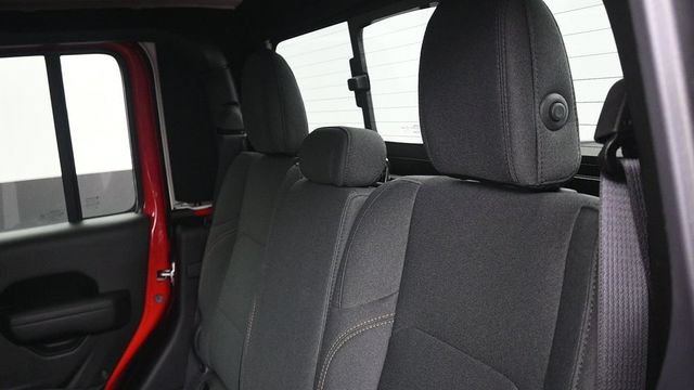Used 2024 Jeep Gladiator Sport AWD/4WD image 17