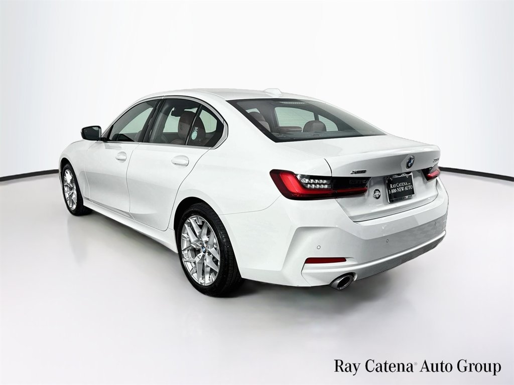 Used 2026 BMW 330i xDrive Sedan w/ Premium Package AWD/4WD image 5