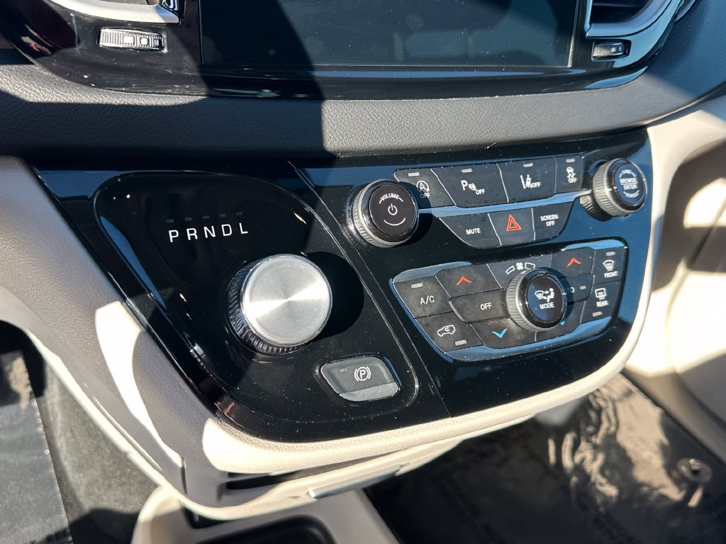 Used 2024 Chrysler Pacifica Touring-L FWD image 21